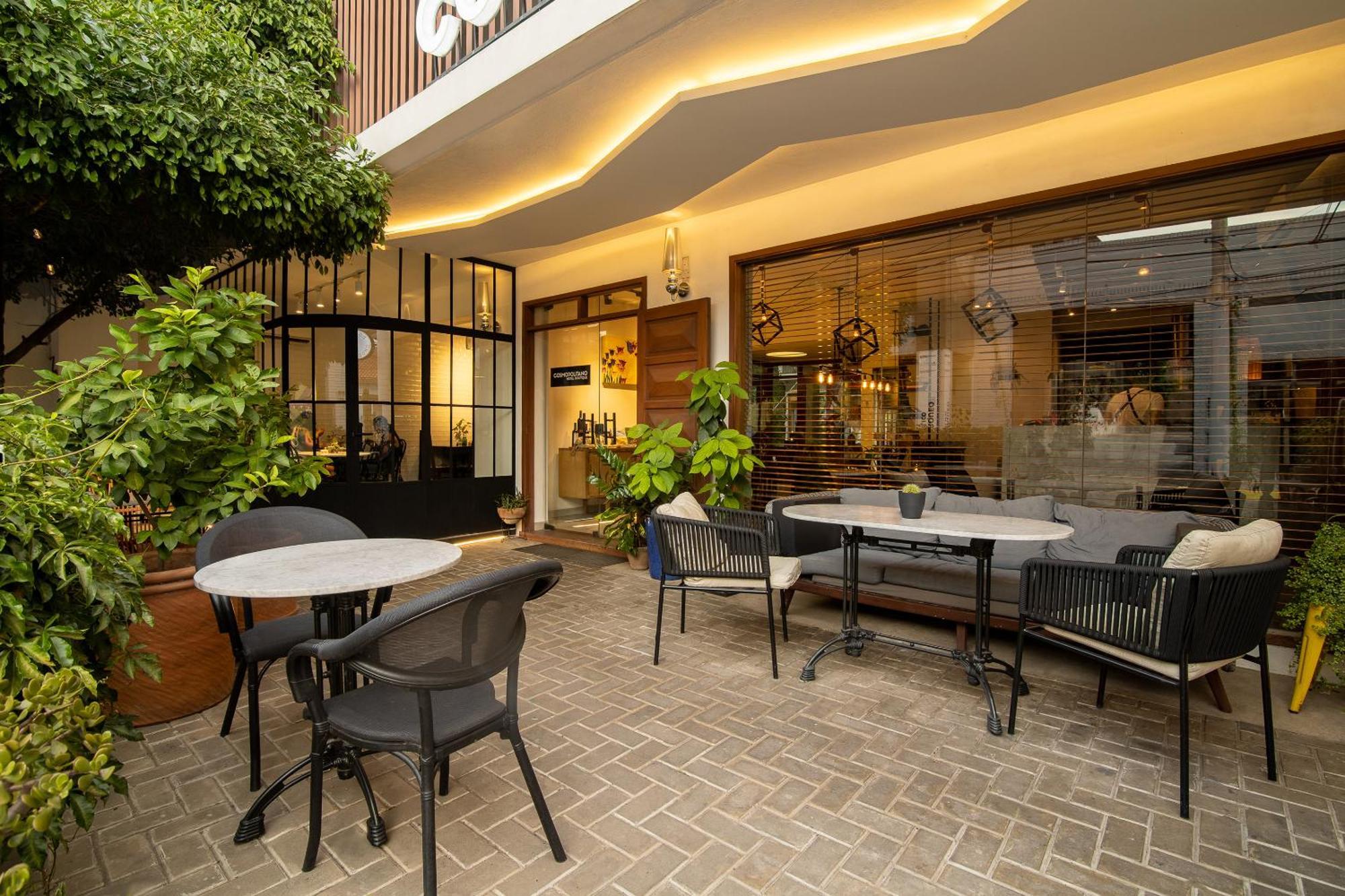 Cosmopolitano Hotel Boutique Santa Cruz de La Sierra Dış mekan fotoğraf The hotel's courtyard