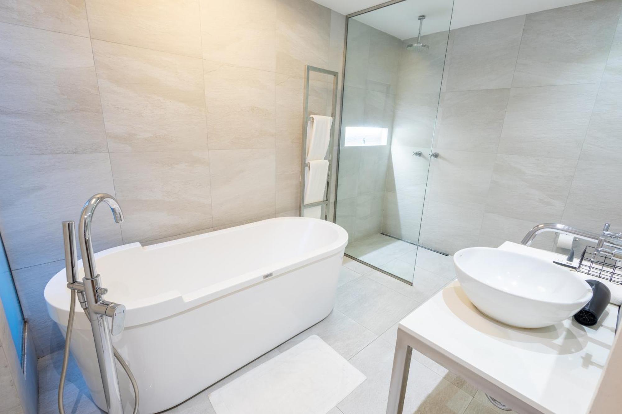 Cosmopolitano Hotel Boutique Santa Cruz de La Sierra Dış mekan fotoğraf Bathroom